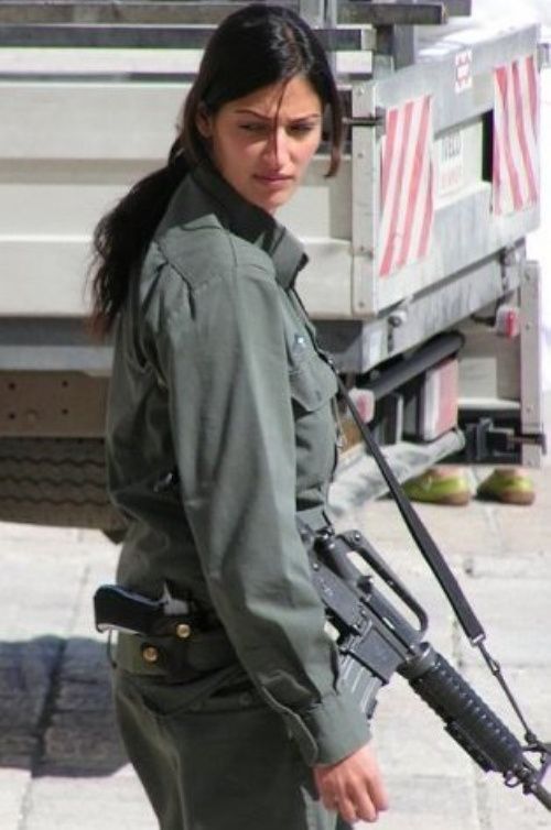 Самая симпатичная армия в мире (45 фото)