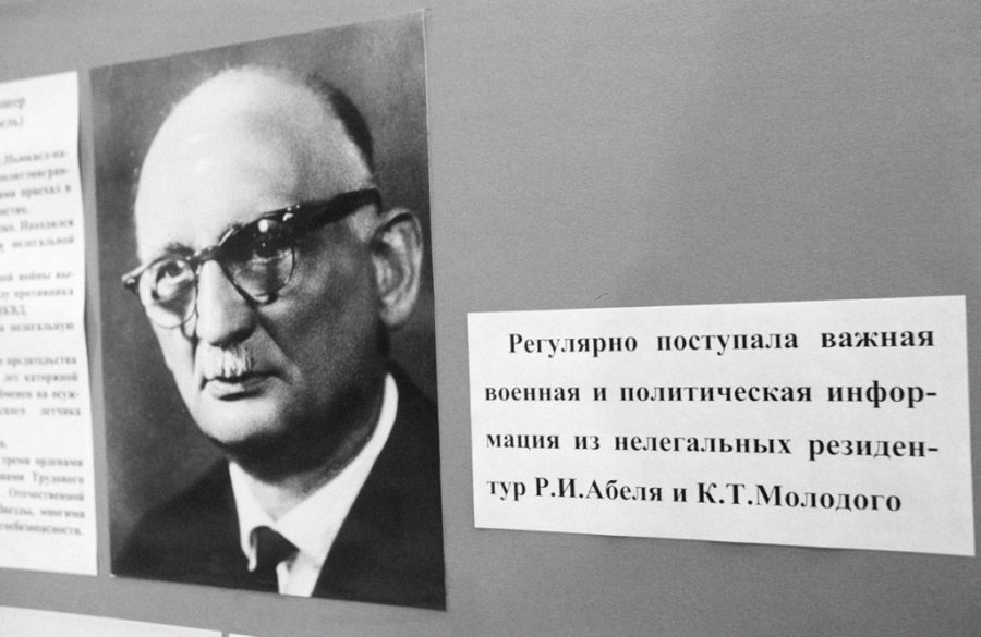 Обмен шпионами (4 фото)