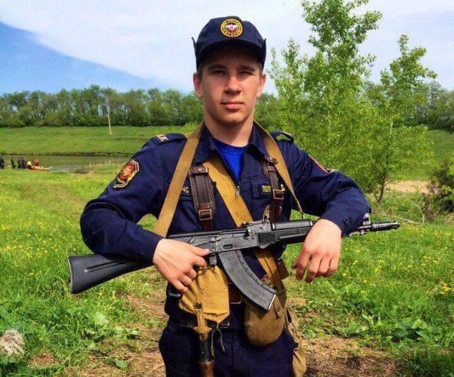 17-летний кадет МЧС спас трех детей из горящего ТЦ "Зимняя вишня"