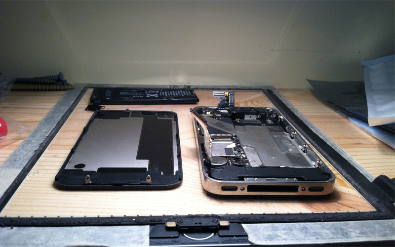 Можно ли спасти промокший телефон