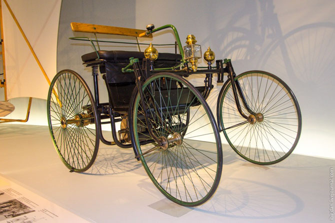 Экскурсия в Музей самодвижущихся экипажей компании Мерседес