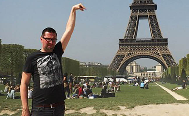 Парень попросил отфотошопить картинку