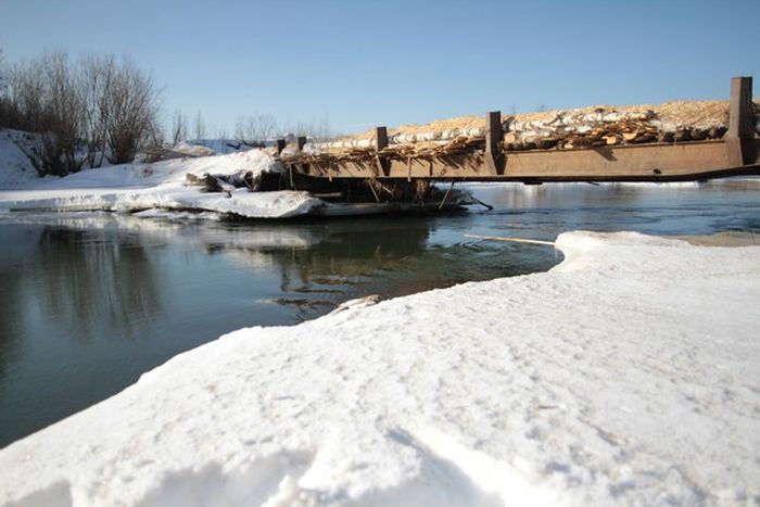 Сотрудники прокуратуры не смогли доехать в отдаленный поселок Свердловской области из-за отсутствия дороги