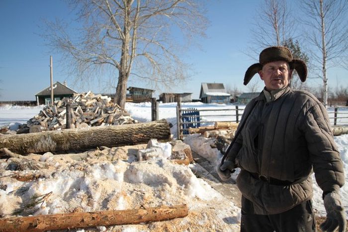 Сотрудники прокуратуры не смогли доехать в отдаленный поселок Свердловской области из-за отсутствия дороги