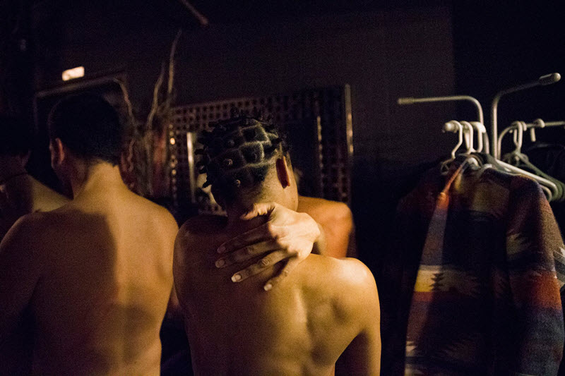 Как проходят занятия по «голой» йоге