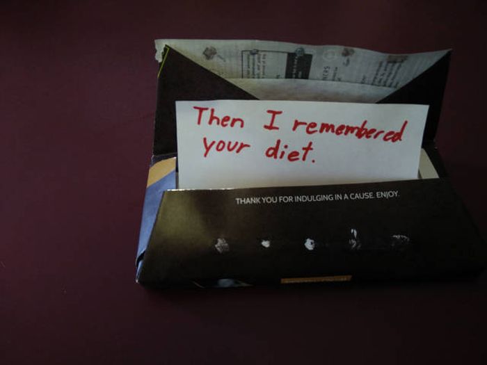 Идея для розыгрыша мужчинам, уверенным в своих вторых половинках