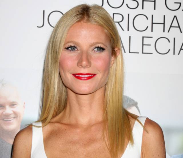 Джулия Робертс стала самой красивой женщиной года по версии журнала People