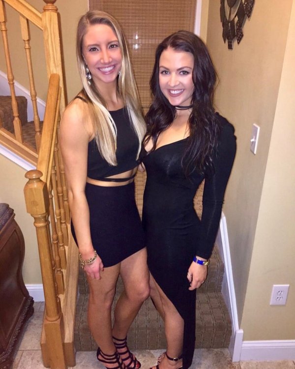 Девушки в обтягивающих платьях