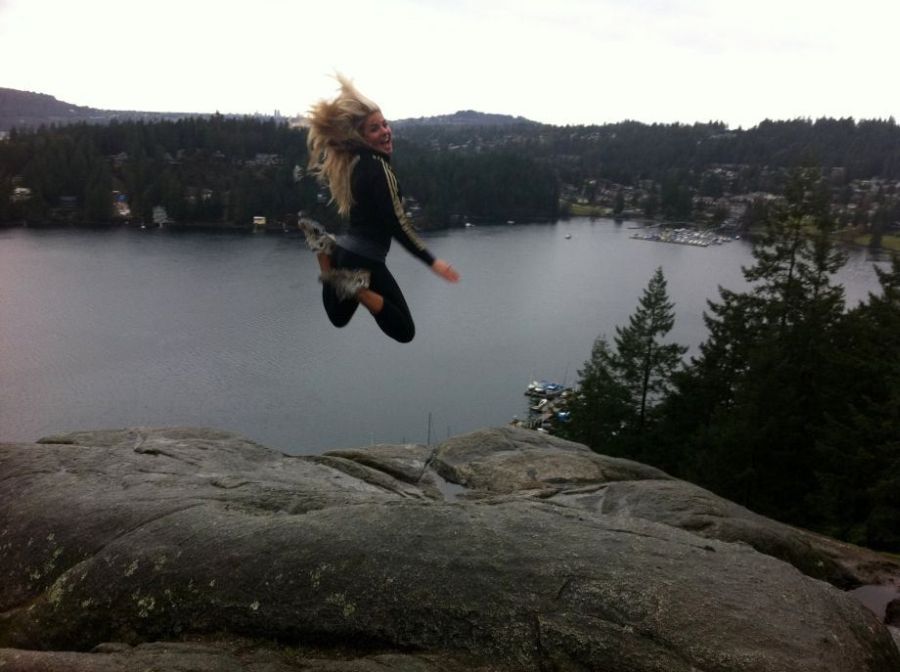 Красивые девушки на природе (36 фото)