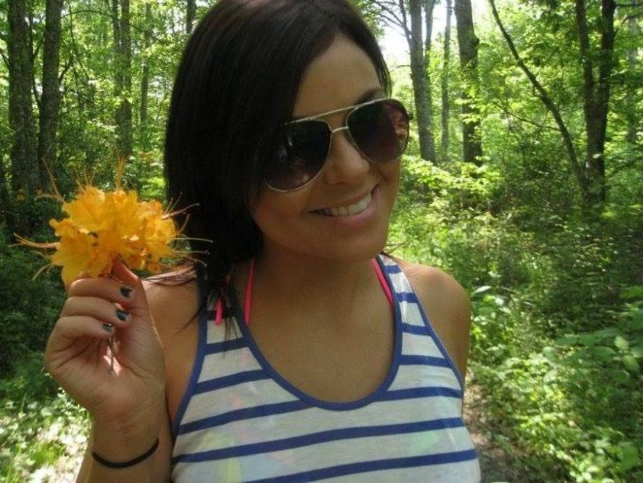 Красивые девушки на природе (36 фото)