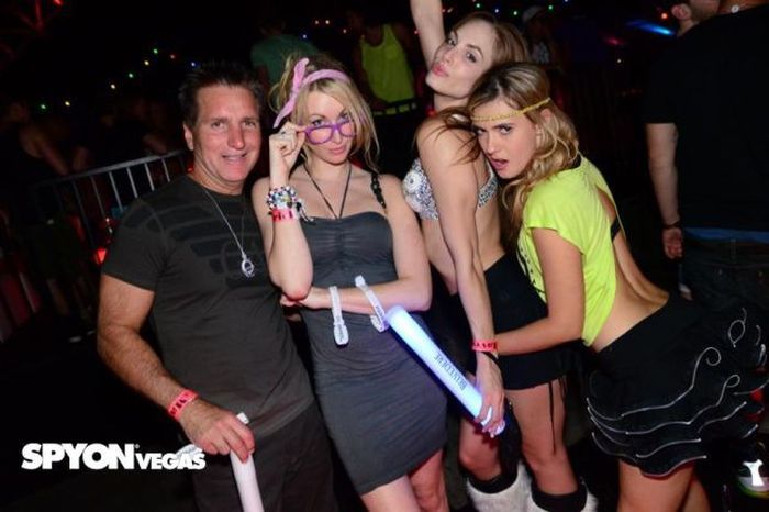 Девушки c Electric Daisy Carnival