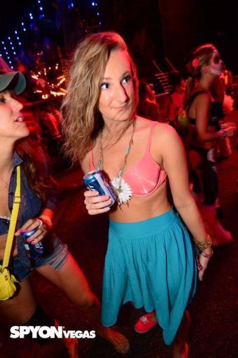 Девушки c Electric Daisy Carnival