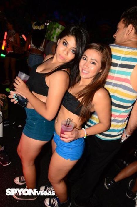 Девушки c Electric Daisy Carnival