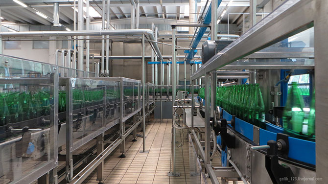 Как бутилируют минеральную воду в Италии (36 фото)