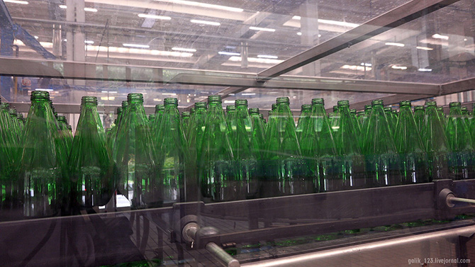 Как бутилируют минеральную воду в Италии (36 фото)