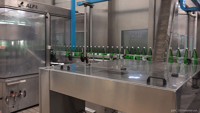 Как бутилируют минеральную воду в Италии (36 фото)