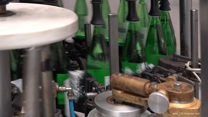 Как бутилируют минеральную воду в Италии (36 фото)