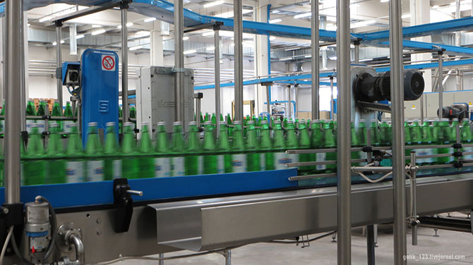 Как бутилируют минеральную воду в Италии (36 фото)