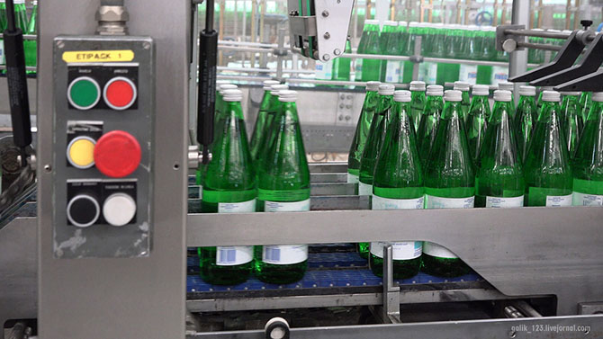 Как бутилируют минеральную воду в Италии (36 фото)