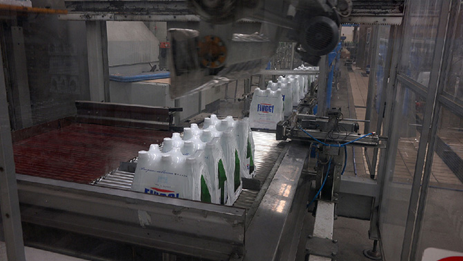 Как бутилируют минеральную воду в Италии (36 фото)