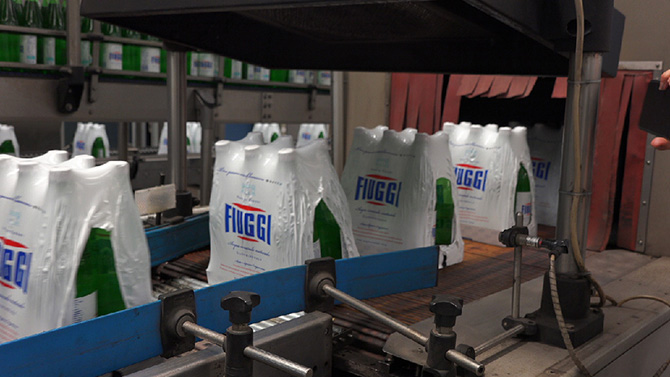 Как бутилируют минеральную воду в Италии (36 фото)