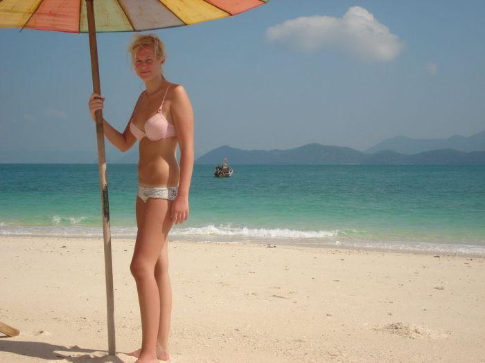 Девушки на пляже (45 фото)