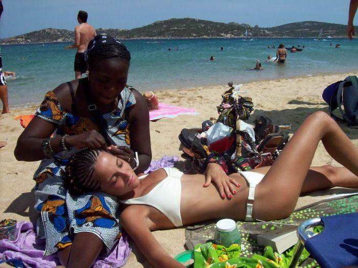 Девушки на пляже (45 фото)