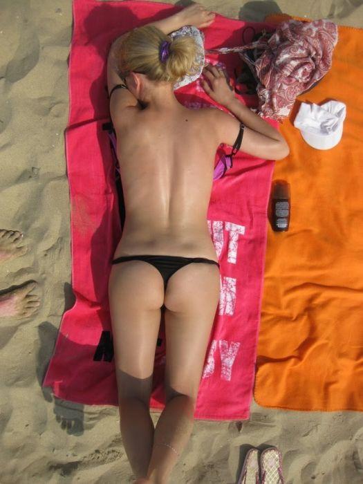 Девушки на пляже (45 фото)