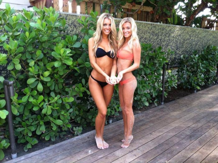 Модели журнала MAXIM на съемках