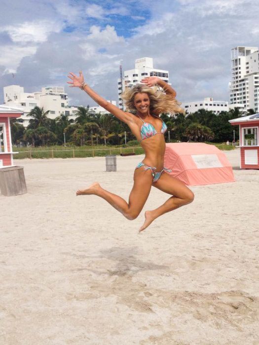 Модели журнала MAXIM на съемках