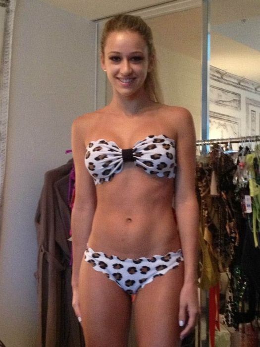 Модели журнала MAXIM на съемках