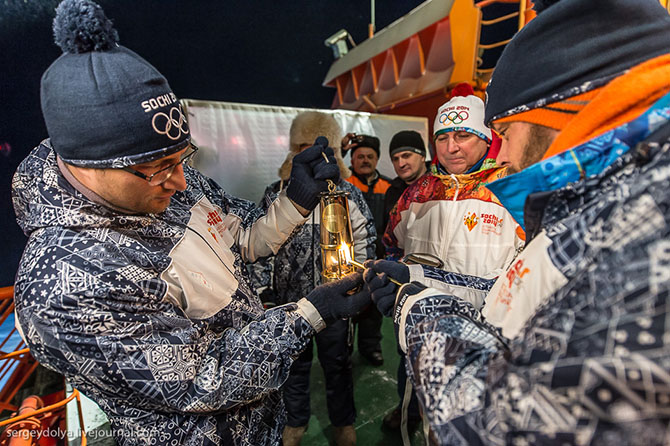 Как прошла эстафета Олимпийского огня на Северном полюсе Как прошла эстафета Олимпийского огня на Северном полюсе