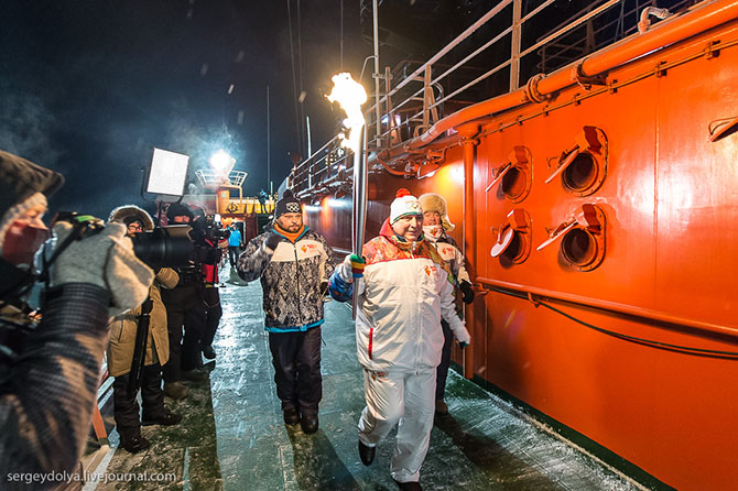 Как прошла эстафета Олимпийского огня на Северном полюсе Как прошла эстафета Олимпийского огня на Северном полюсе