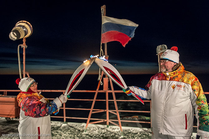 Как прошла эстафета Олимпийского огня на Северном полюсе Как прошла эстафета Олимпийского огня на Северном полюсе