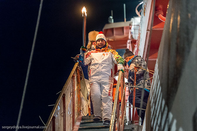 Как прошла эстафета Олимпийского огня на Северном полюсе Как прошла эстафета Олимпийского огня на Северном полюсе