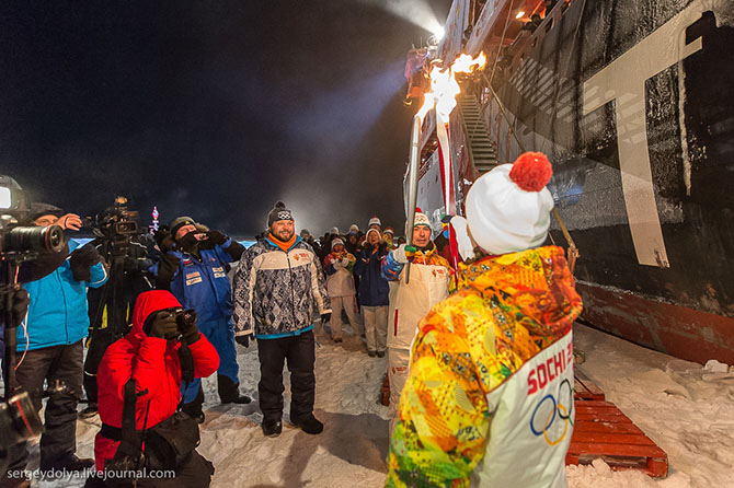 Как прошла эстафета Олимпийского огня на Северном полюсе Как прошла эстафета Олимпийского огня на Северном полюсе
