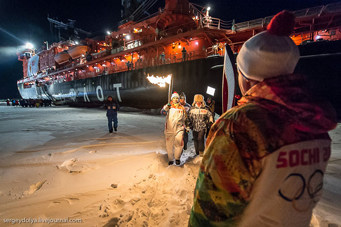 Как прошла эстафета Олимпийского огня на Северном полюсе Как прошла эстафета Олимпийского огня на Северном полюсе