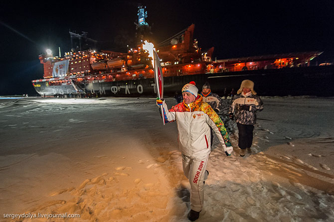 Как прошла эстафета Олимпийского огня на Северном полюсе Как прошла эстафета Олимпийского огня на Северном полюсе