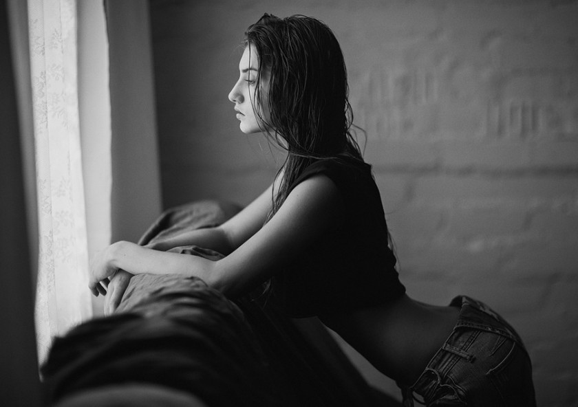 Тимур Супонов делает чувственные фото красивых девушек