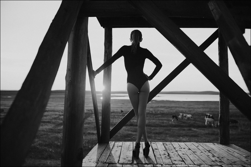 Тимур Супонов делает чувственные фото красивых девушек