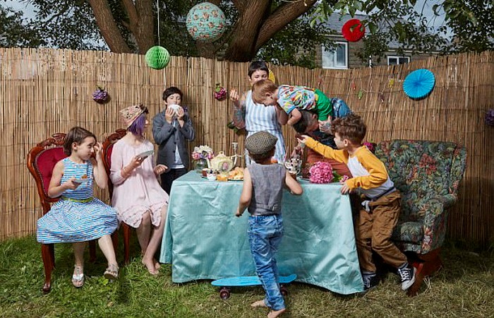 Без школы и запретов: как воспитывают детей в нестандартной английской семье Без школы и запретов: как воспитывают детей в нестандартной английской семье