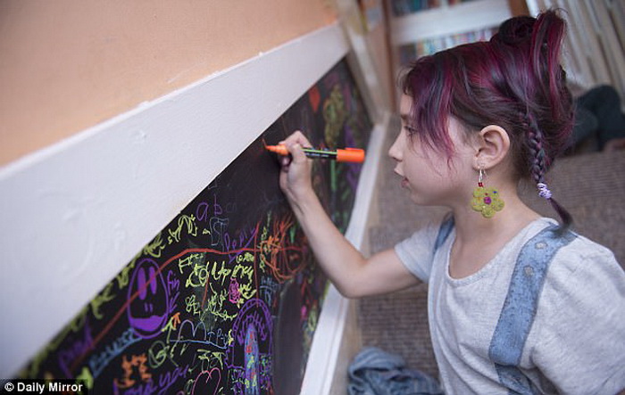 Без школы и запретов: как воспитывают детей в нестандартной английской семье Без школы и запретов: как воспитывают детей в нестандартной английской семье