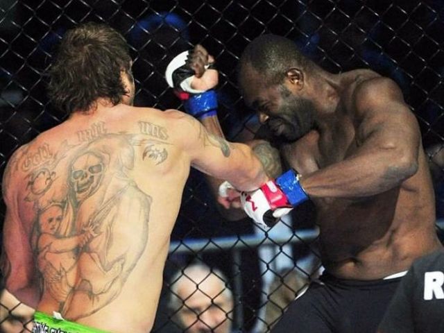 Федор Емельяненко ответил открытым письмом на критику со стороны младшего брата Александра Федор Емельяненко ответил открытым письмом на критику со стороны младшего брата Александра