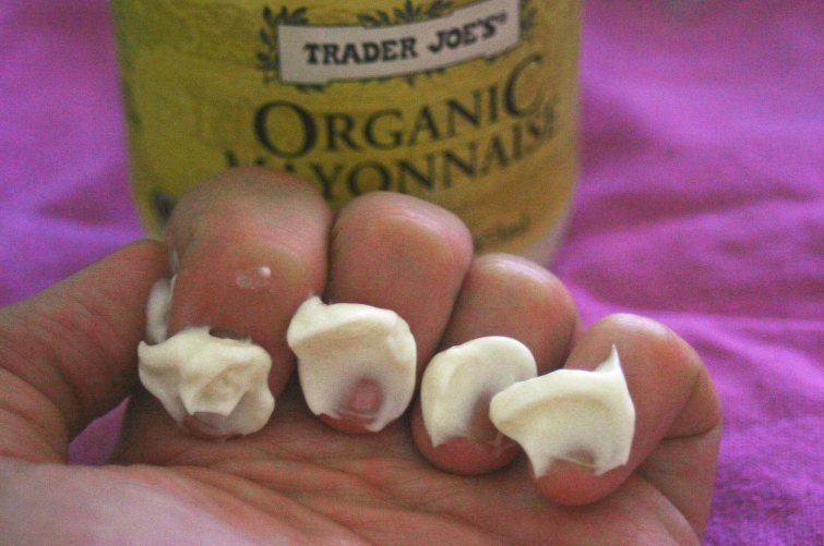 10 неожиданных способов использования майонеза в быту