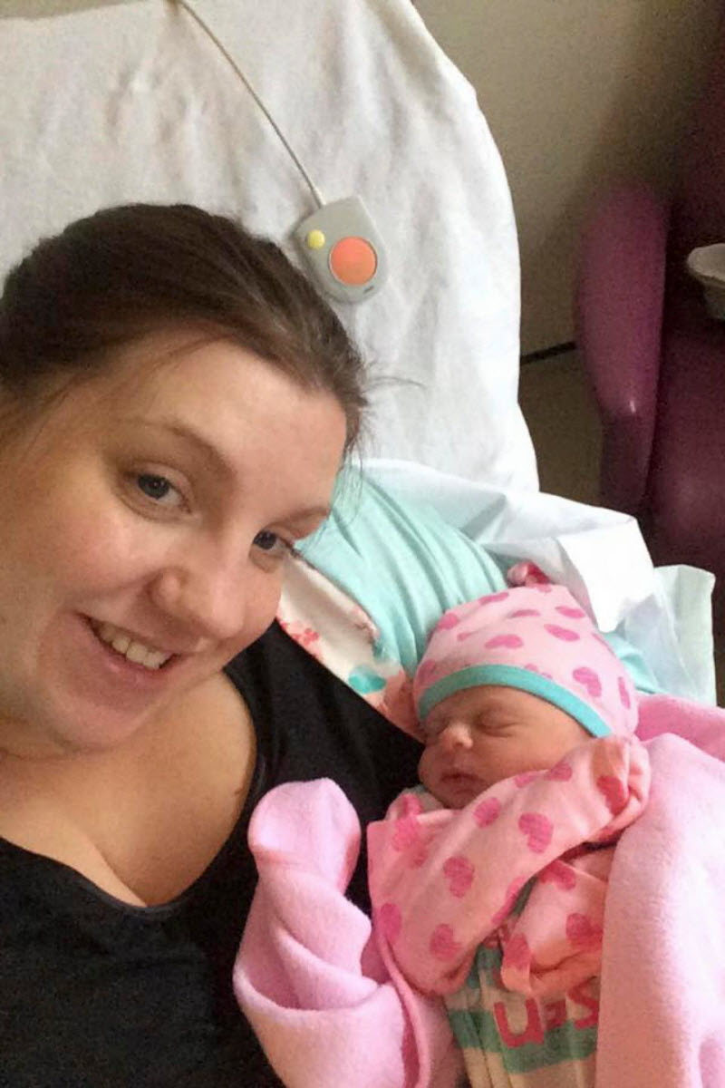 Британка боится, что ее 40-килограммовая грудь может убить ребёнка Британка боится, что ее 40-килограммовая грудь может убить ребёнка