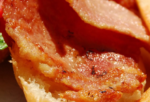 «Колись, крепкий орешек!» или несколько довольно неожиданных результатов недавних соц. опросов