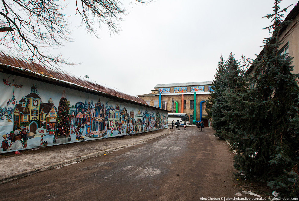 Производство елочных игрушек