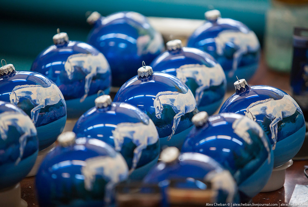 Производство елочных игрушек