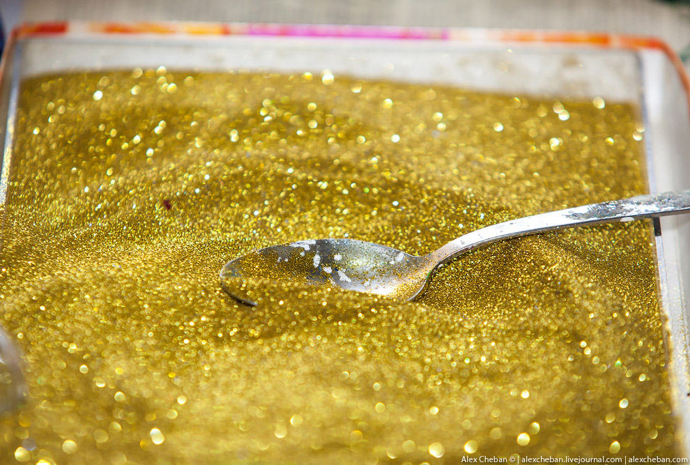 Производство елочных игрушек