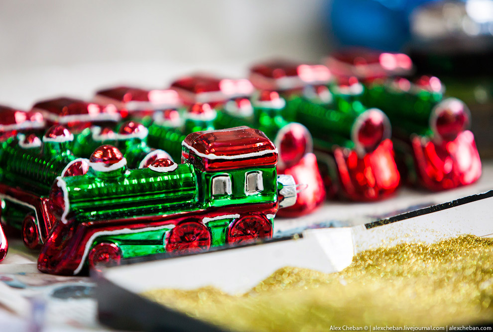 Производство елочных игрушек